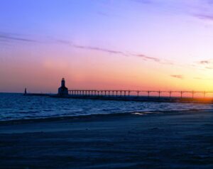Enjoy a Sustainable Summer: Reducing Single-Use Plastics, Creating a Big Impact for the Great Lakes!